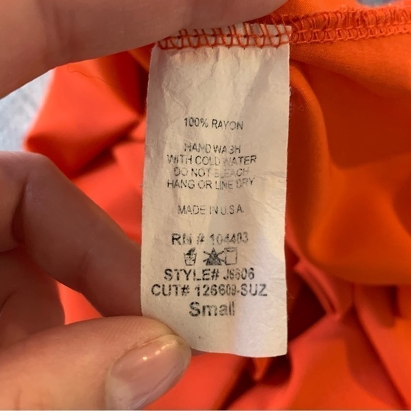 Mine Color block Tan and Orange Sleeveless Blouse with Button Back - Picture 5 of 5